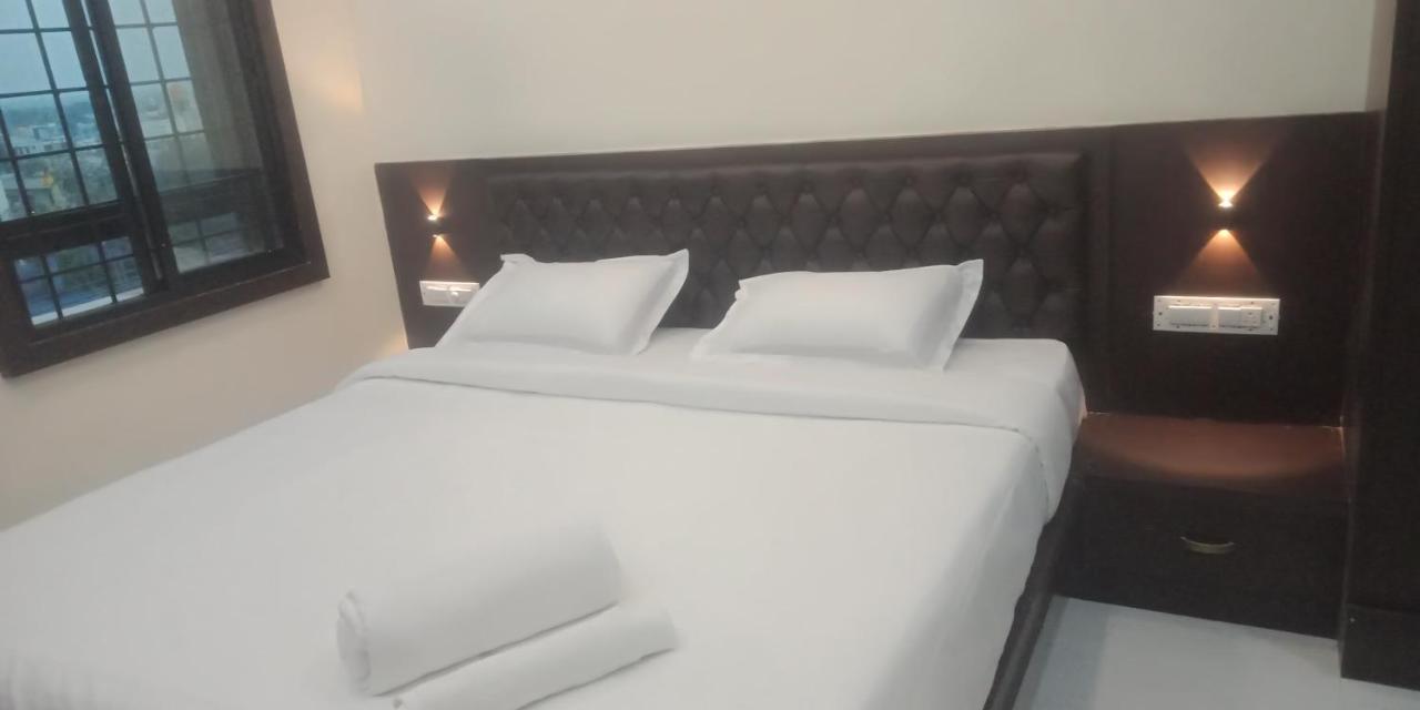 M G Residency Hotel Chikmagalūr Kültér fotó