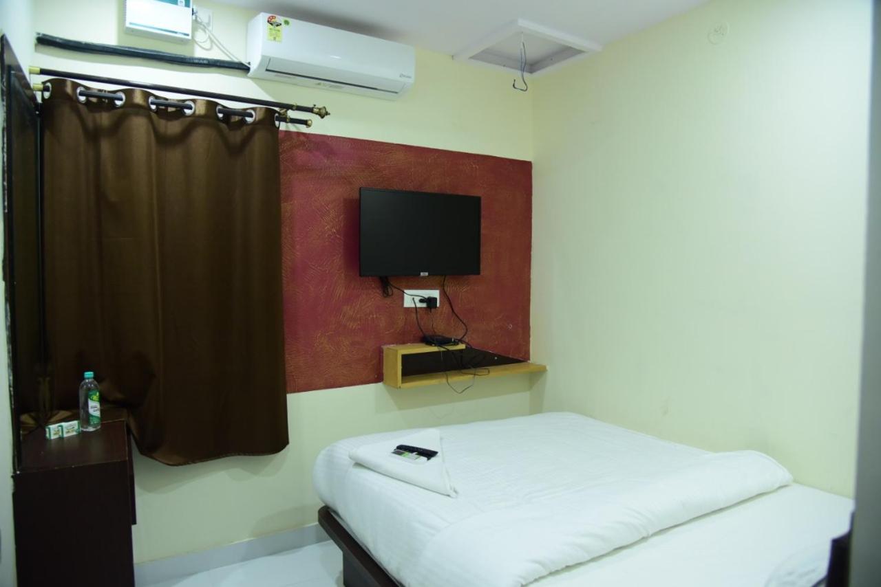 M G Residency Hotel Chikmagalūr Kültér fotó