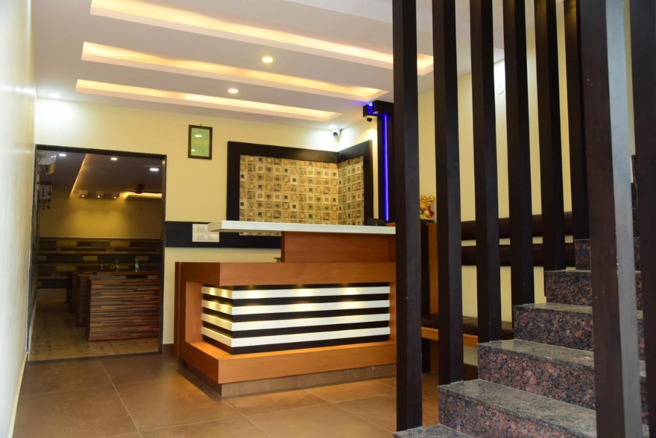 M G Residency Hotel Chikmagalūr Kültér fotó