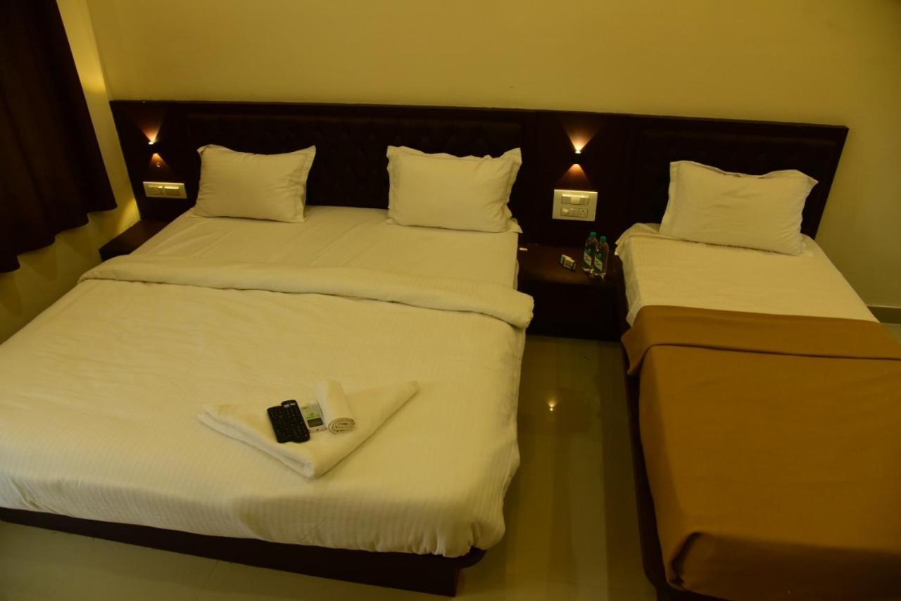 M G Residency Hotel Chikmagalūr Kültér fotó