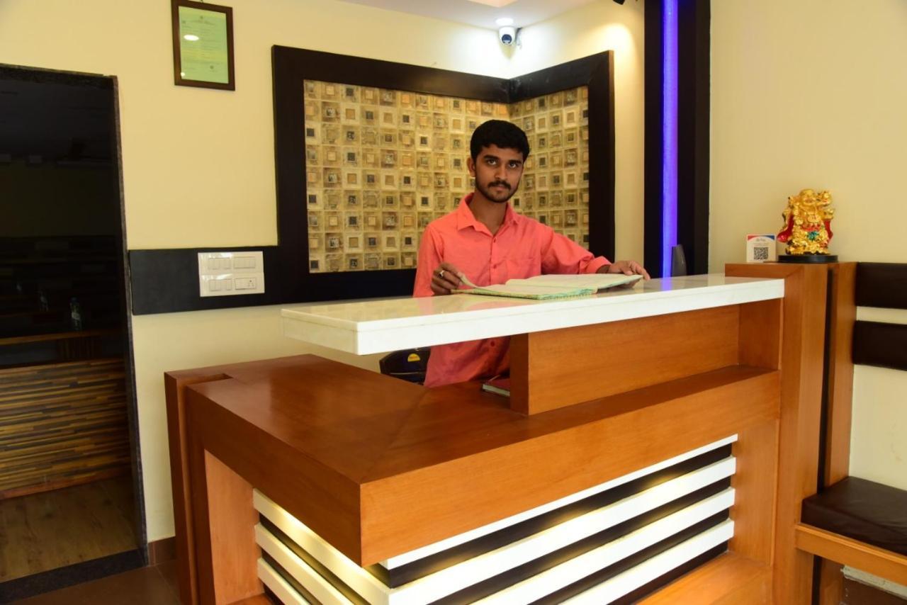 M G Residency Hotel Chikmagalūr Kültér fotó