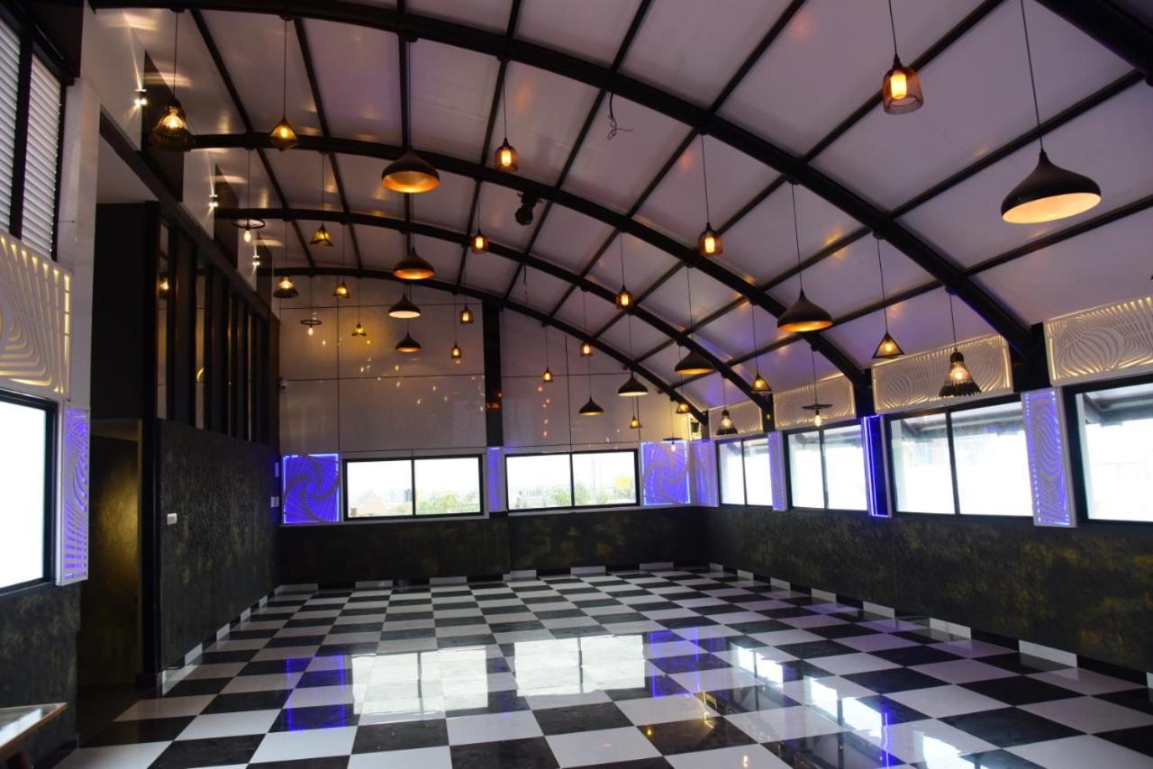 M G Residency Hotel Chikmagalūr Kültér fotó