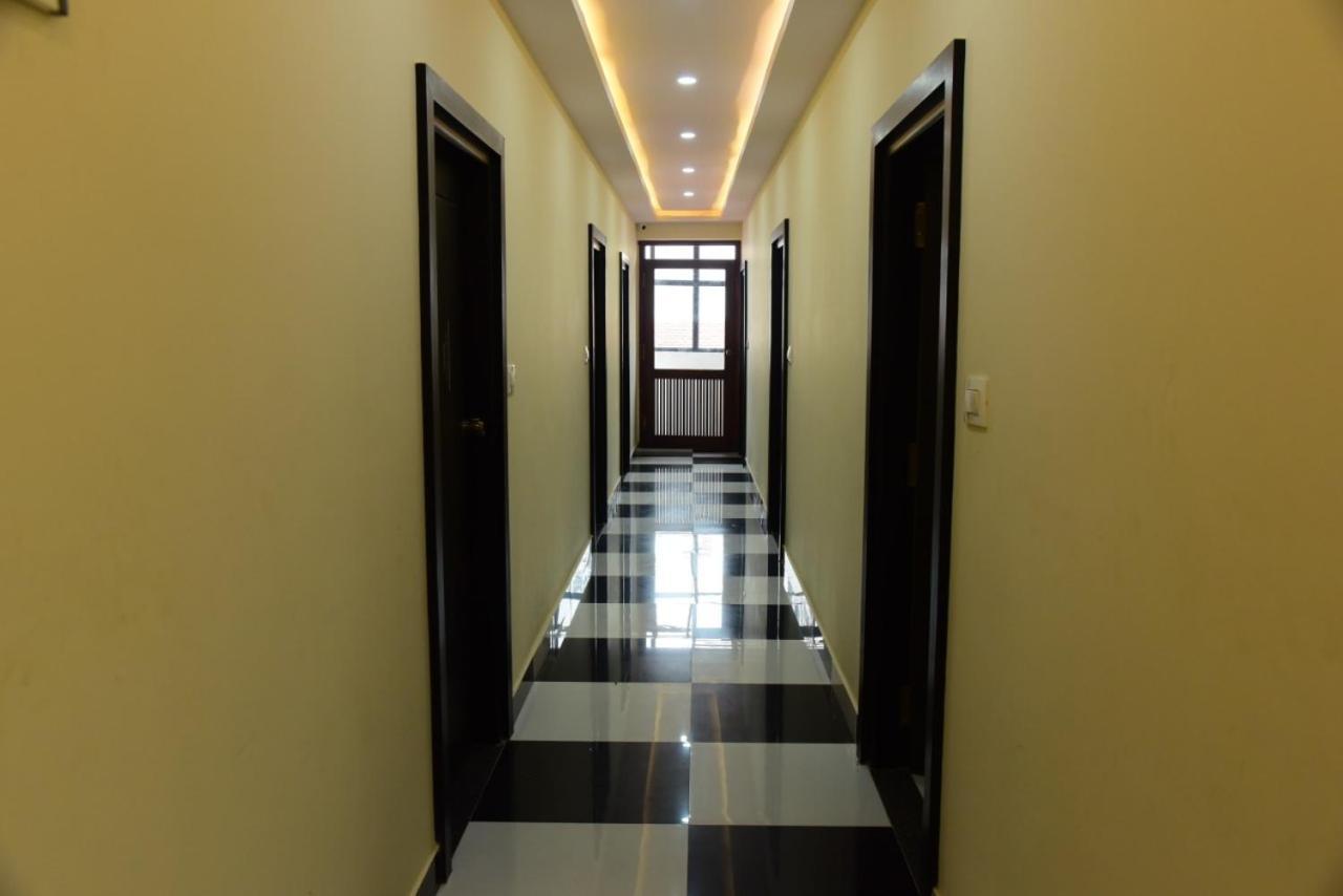 M G Residency Hotel Chikmagalūr Kültér fotó
