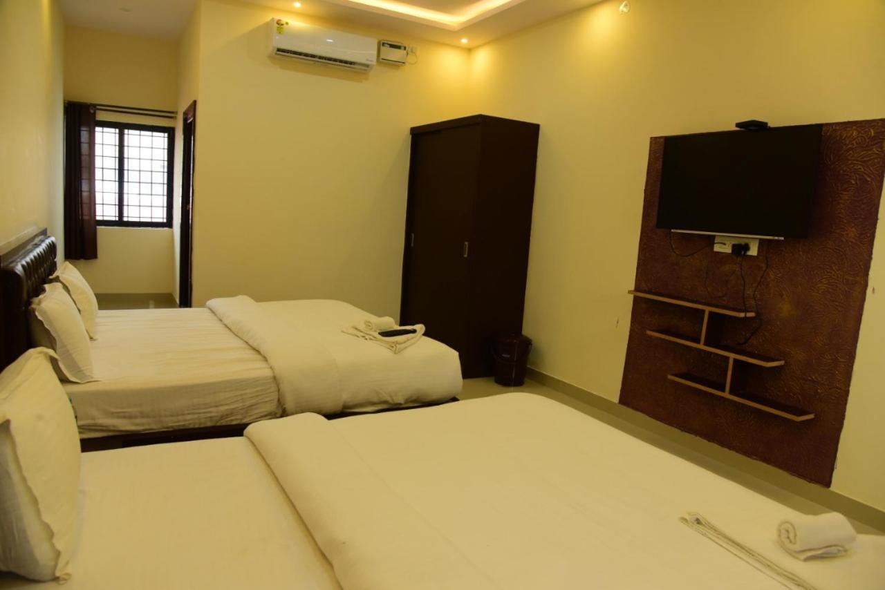 M G Residency Hotel Chikmagalūr Kültér fotó